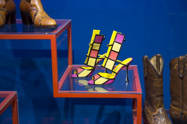 6._Installation_view_of_Shoes_Pleasure_and_Pain_13_June_2015_-_31_January_2016_c_Victoria_and_Albert_Museum_London_jpg_610x610_q85