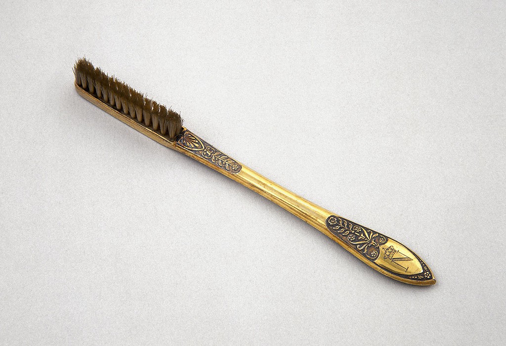 Napoleon’s toothbrush, c 1795.
